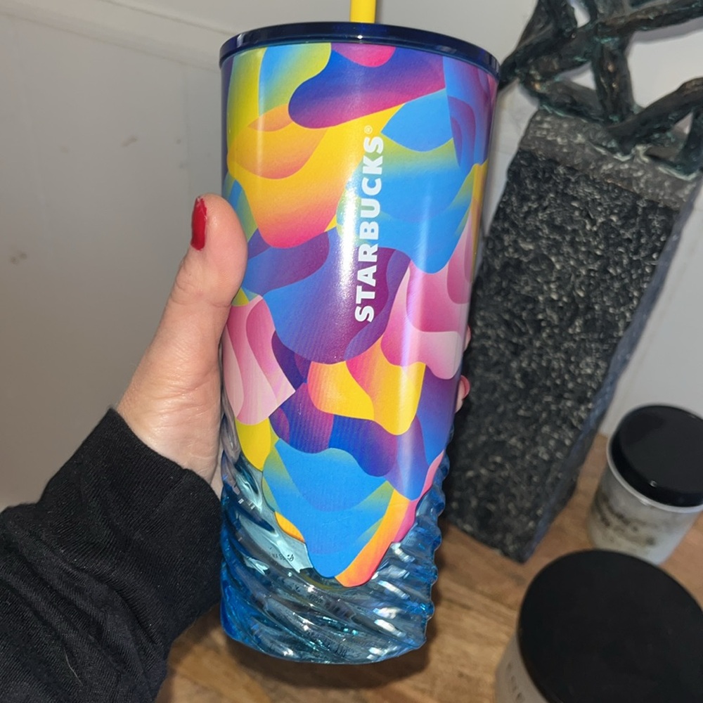 NWT 2024 Starbucks Summer Gradient Glass Swirl Petal Blue! 18 oz. 💙 - Picture 2 of 6